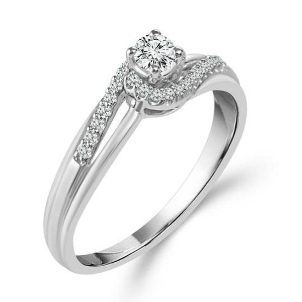 Engagement Ring Black River Diamond Company Medford, WI