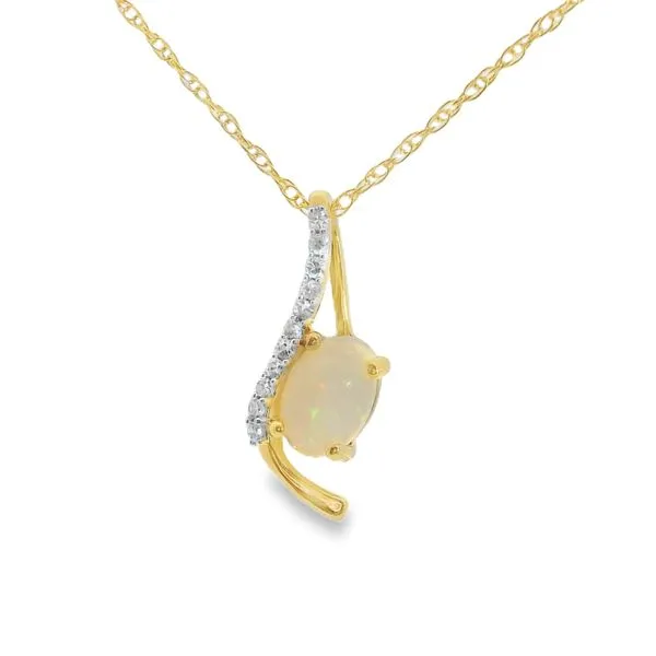 14K Yellow Gold Oval Ethiopian Opal with 0.17ctw Diamonds Necklace, 18