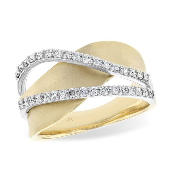 14 Karat Yellow Gold Ring with 34 Round Diamonds at 0.38 Carats Total Bluestone Jewelry Tahoe City, CA