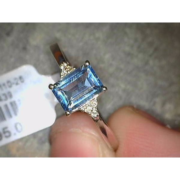 14 Karat White Gold Ring with a Blue Topaz and Diamonds- Size 7.5 Bluestone Jewelry Tahoe City, CA