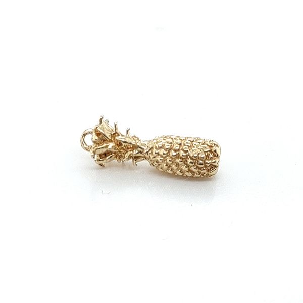 14K Yellow Gold Pendant Image 2 Blue Water Jewelers Saint Augustine, FL