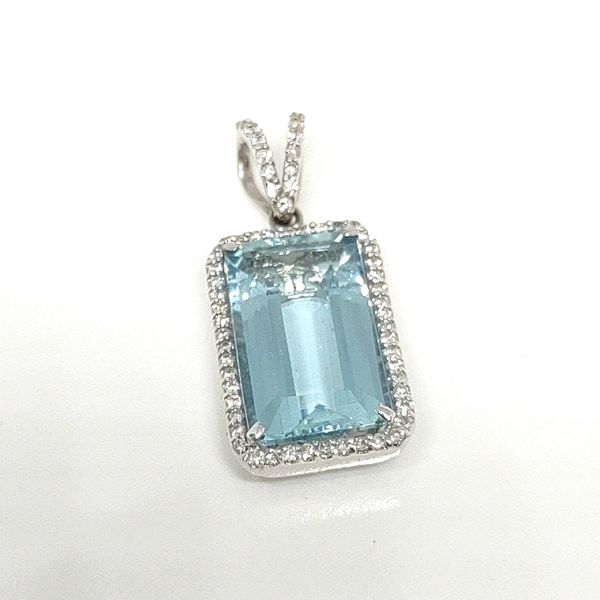 HARI 18K White Gold Pendant Blue Water Jewelers Saint Augustine, FL