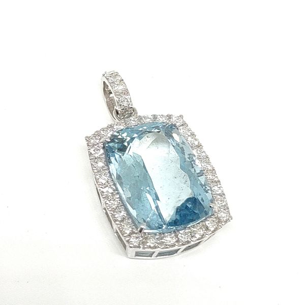 HARI 18K White Gold Pendant Blue Water Jewelers Saint Augustine, FL