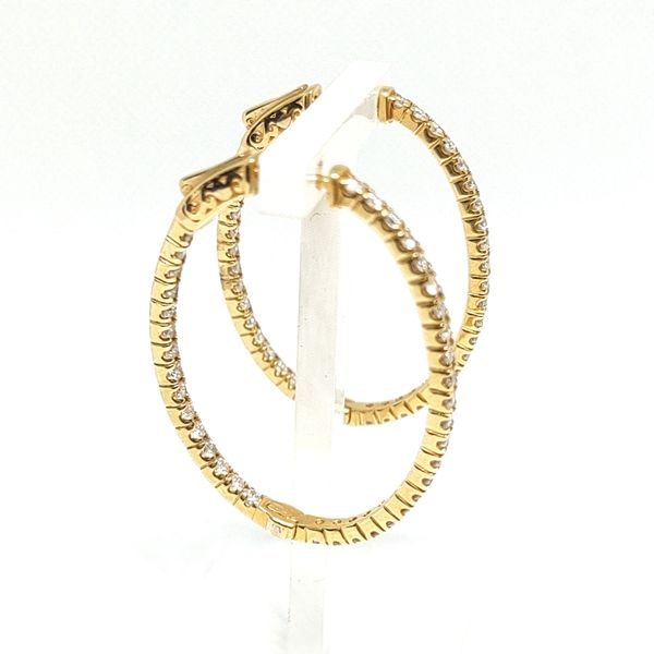 1.55 TCW Diamond Oblong Hoop Earrings in 18K Yellow Gold (1.5") Image 2 Blue Water Jewelers St. Augustine, FL
