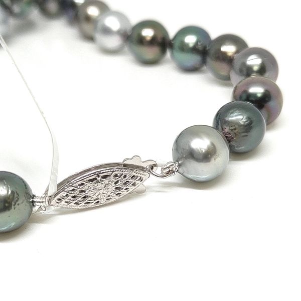 Natural Multi‑Color 8–10mm Tahitian Pearl 14KW Necklace Image 2 Blue Water Jewelers St. Augustine, FL