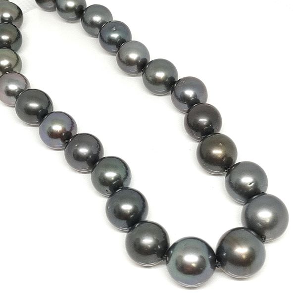 Natural Multi‑Color Dark Tahitian 9–11mm Pearl 18" Necklace 14KW Image 2 Blue Water Jewelers St. Augustine, FL