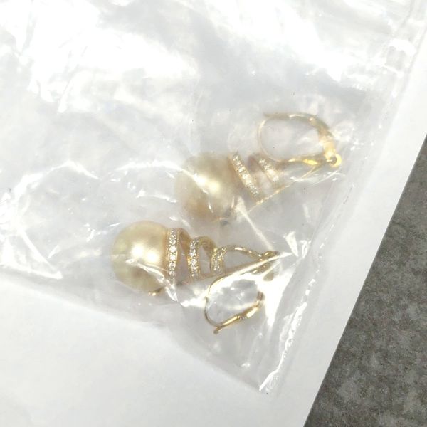 18K Yellow Gold Drop Earrings Blue Water Jewelers Saint Augustine, FL