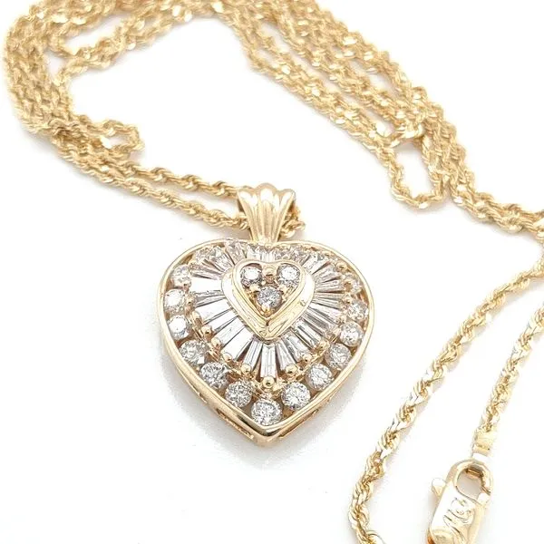 DIAMOND PENDANT WITH CHAIN Image 3 Blue Water Jewelers Saint Augustine, FL