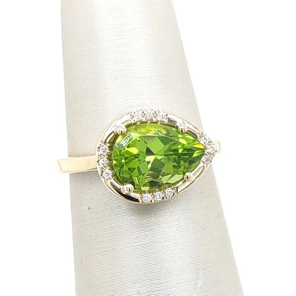 PERIDOT AND DIAMOND RING Blue Water Jewelers Saint Augustine, FL
