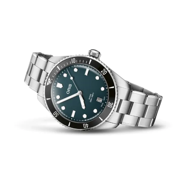 ORIS DIVERS DATE 39MM STEEL BRACELET WATCH Blue Water Jewelers Saint Augustine, FL