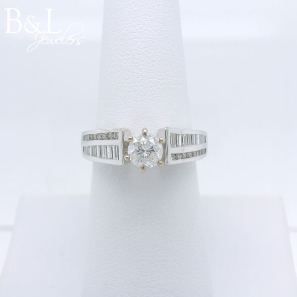 Engagement Ring B & L Jewelers Danville, KY