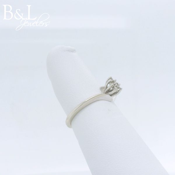 Engagement Ring Image 2 B & L Jewelers Danville, KY