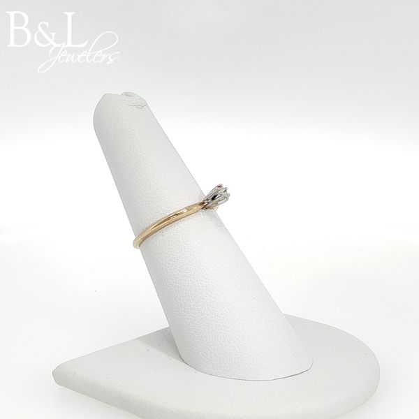 10K Yellow Gold Round Diamond Solitaire Engagement Ring Image 2 B & L Jewelers Danville, KY