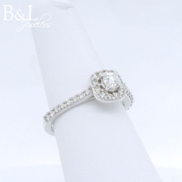 Engagement Ring Image 2 B & L Jewelers Danville, KY