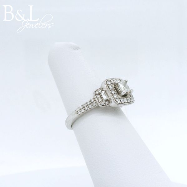 Engagement Ring Image 2 B & L Jewelers Danville, KY