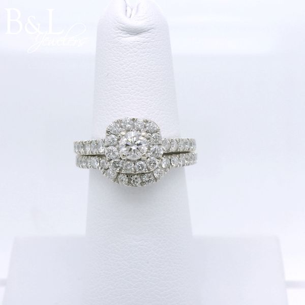 Engagement Ring B & L Jewelers Danville, KY