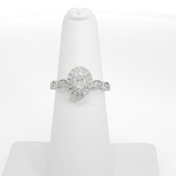 14K White Gold Oval Diamond Halo Engagement Ring B & L Jewelers Danville, KY