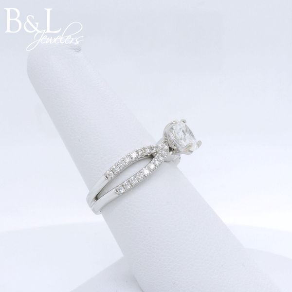 14k White Gold Oval 1.41ctw Diamond Engagement Ring Image 2 B & L Jewelers Danville, KY