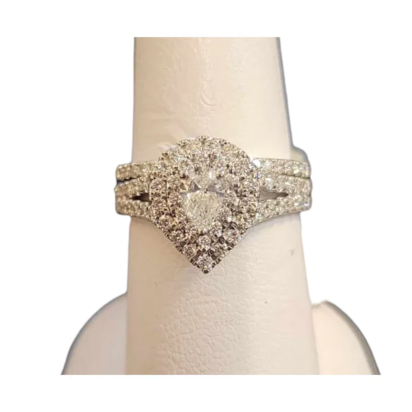 Engagement Ring B & L Jewelers Danville, KY