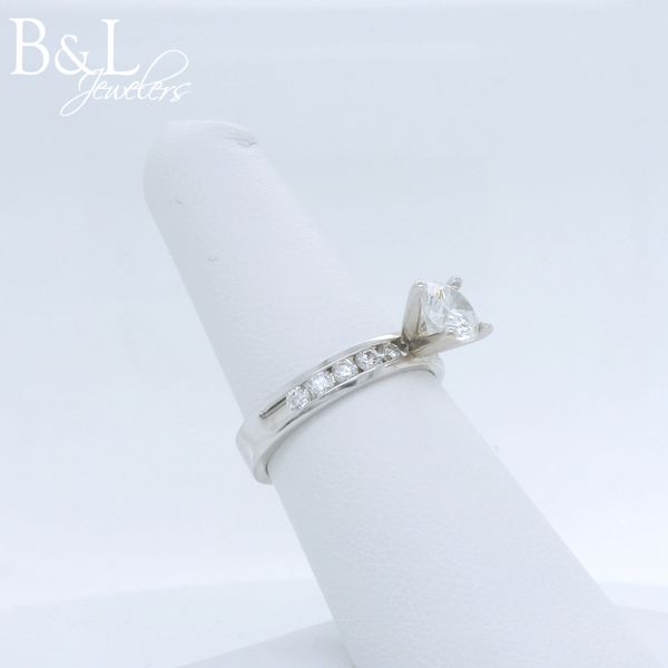 Engagement Ring Image 2 B & L Jewelers Danville, KY