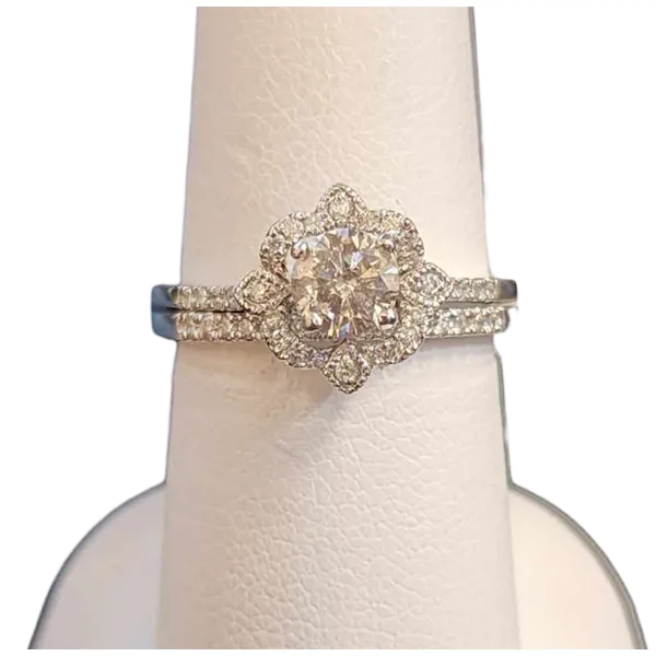 Engagement Ring B & L Jewelers Danville, KY