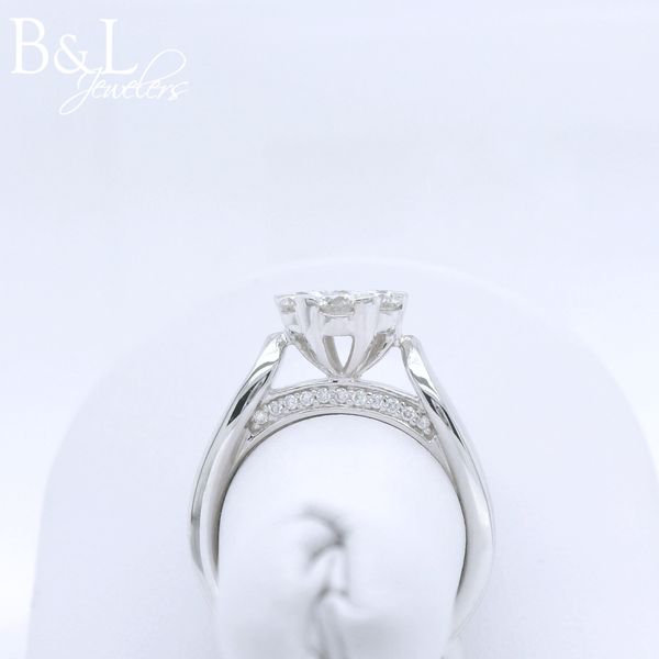 Engagement Ring Image 3 B & L Jewelers Danville, KY