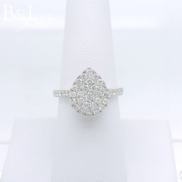 Engagement Ring B & L Jewelers Danville, KY