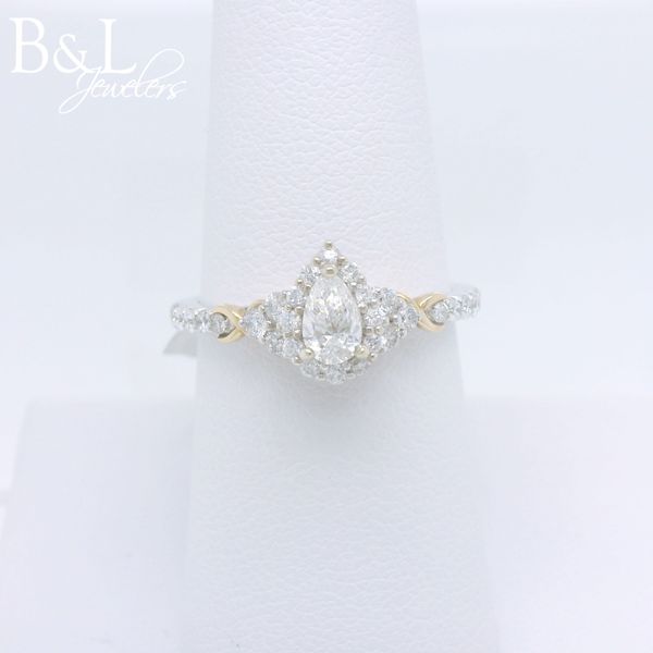 Engagement Ring B & L Jewelers Danville, KY