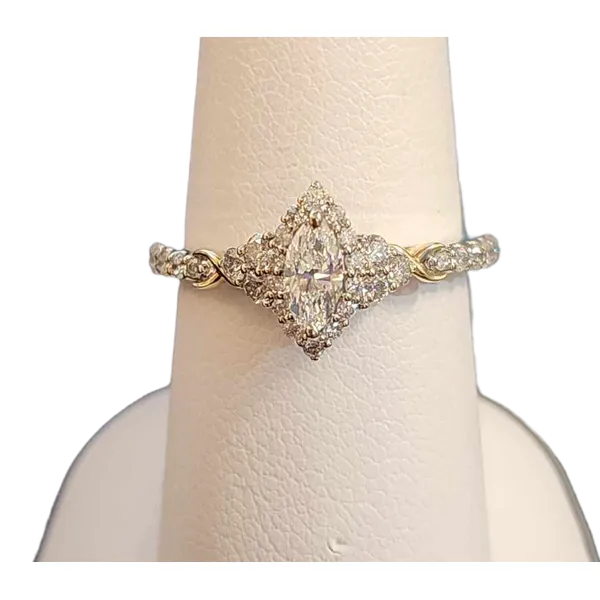 Engagement Ring B & L Jewelers Danville, KY