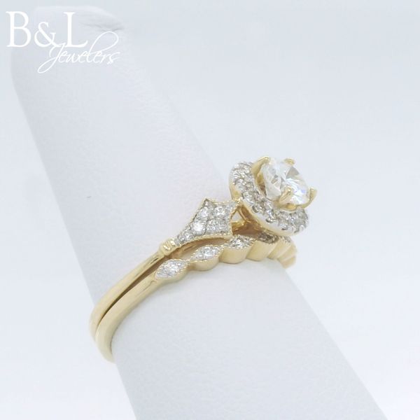 Engagement Ring Image 2 B & L Jewelers Danville, KY