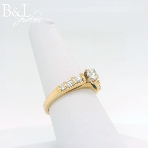 Engagement Ring Image 2 B & L Jewelers Danville, KY