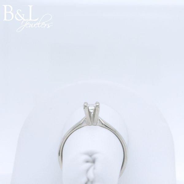 Engagement Ring Image 3 B & L Jewelers Danville, KY