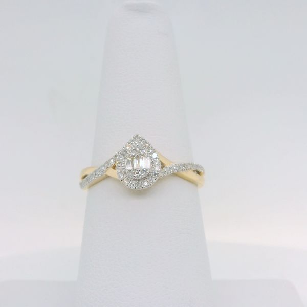 Engagement Ring B & L Jewelers Danville, KY