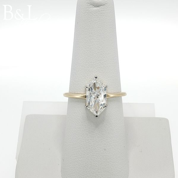 Engagement Ring B & L Jewelers Danville, KY