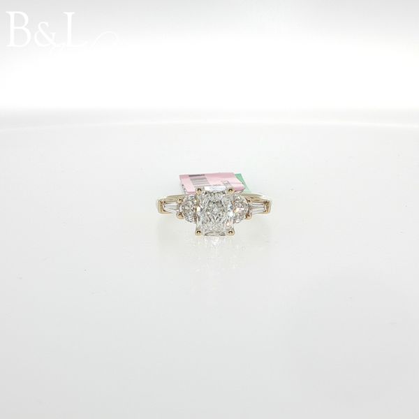 Engagement Ring B & L Jewelers Danville, KY
