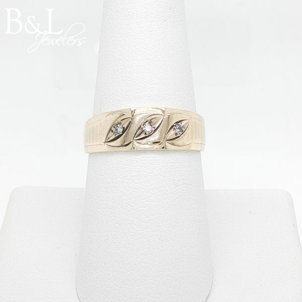 14K Yellow Gold Diamond Leaf Design Band .03ctw B & L Jewelers Danville, KY