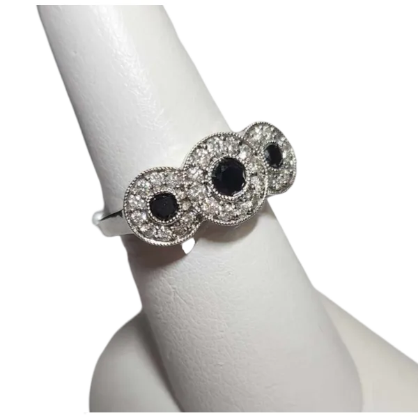 Anniversary Ring Image 2 B & L Jewelers Danville, KY