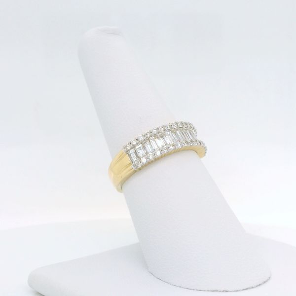 Anniversary Ring Image 2 B & L Jewelers Danville, KY