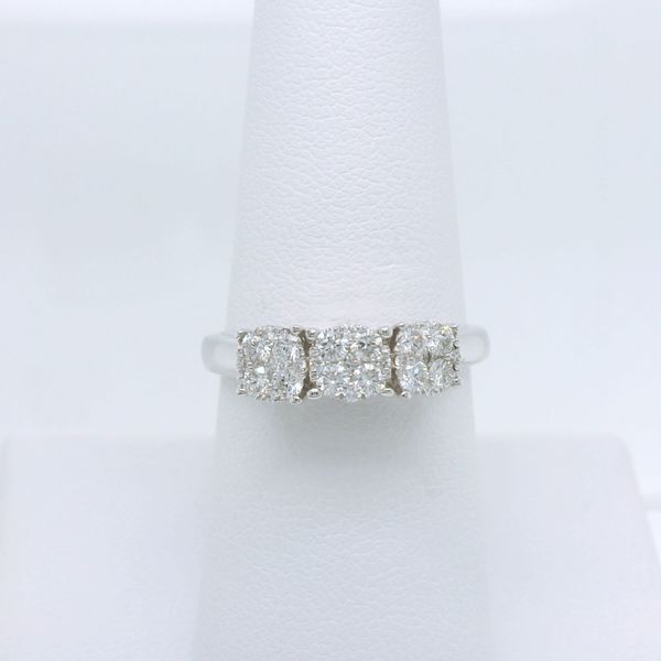 14k White Gold .57ctw 3 Stone Cluster Diamond Ring B & L Jewelers Danville, KY