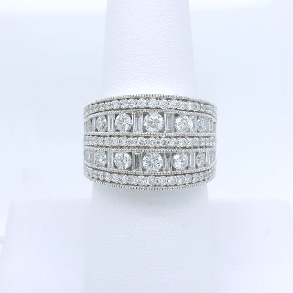 14k White Gold 2ctw Round and Baguette Diamond Band B & L Jewelers Danville, KY