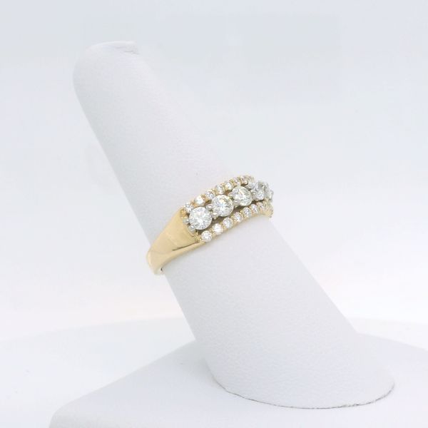 Anniversary Ring Image 2 B & L Jewelers Danville, KY