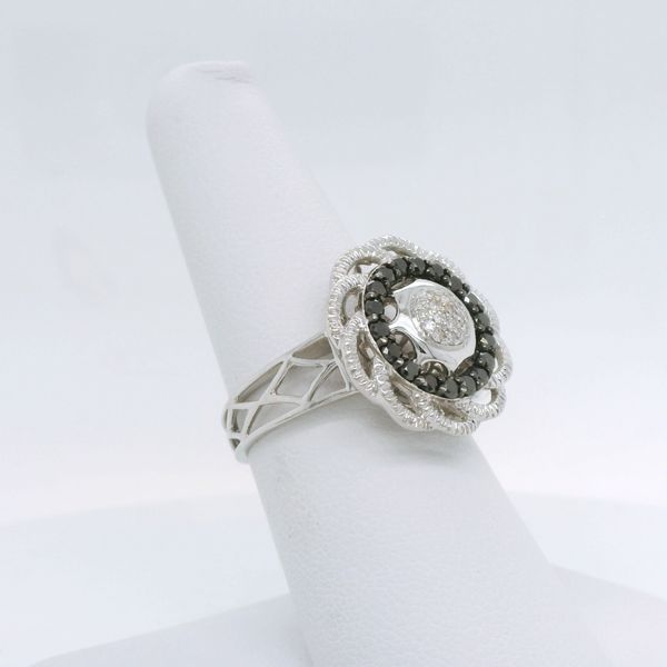 Fashion Ring Image 2 B & L Jewelers Danville, KY
