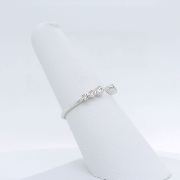 Fashion Ring Image 2 B & L Jewelers Danville, KY