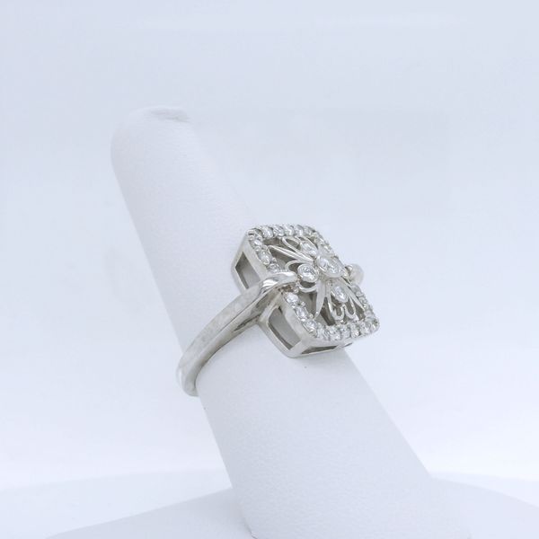 Fashion Ring Image 2 B & L Jewelers Danville, KY