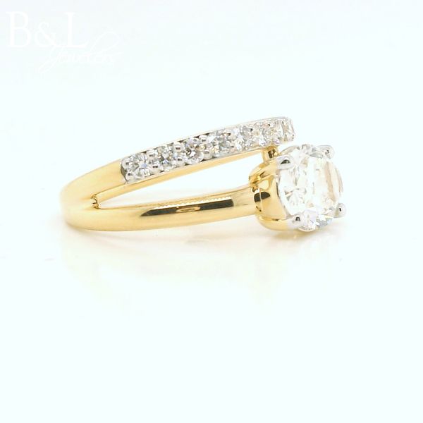 Fashion Ring Image 2 B & L Jewelers Danville, KY