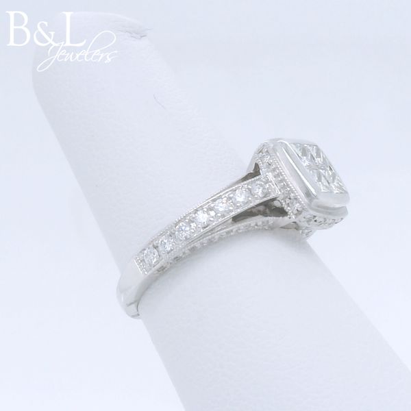 001-135-00052 Image 2 B & L Jewelers Danville, KY