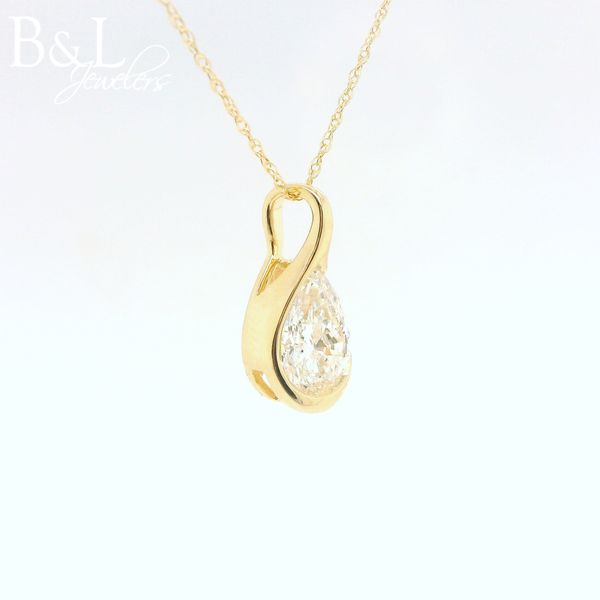 Necklace Image 2 B & L Jewelers Danville, KY