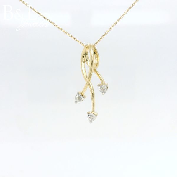 Necklace B & L Jewelers Danville, KY