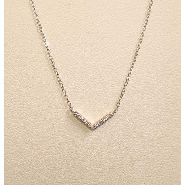 Necklace B & L Jewelers Danville, KY