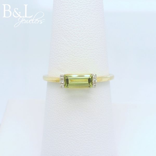 14k Yellow Gold .53ct Baguette Peridot and .03ct Diamond Ring B & L Jewelers Danville, KY